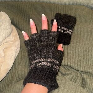 Simply Vera Vera Wang Black Knit Accessory